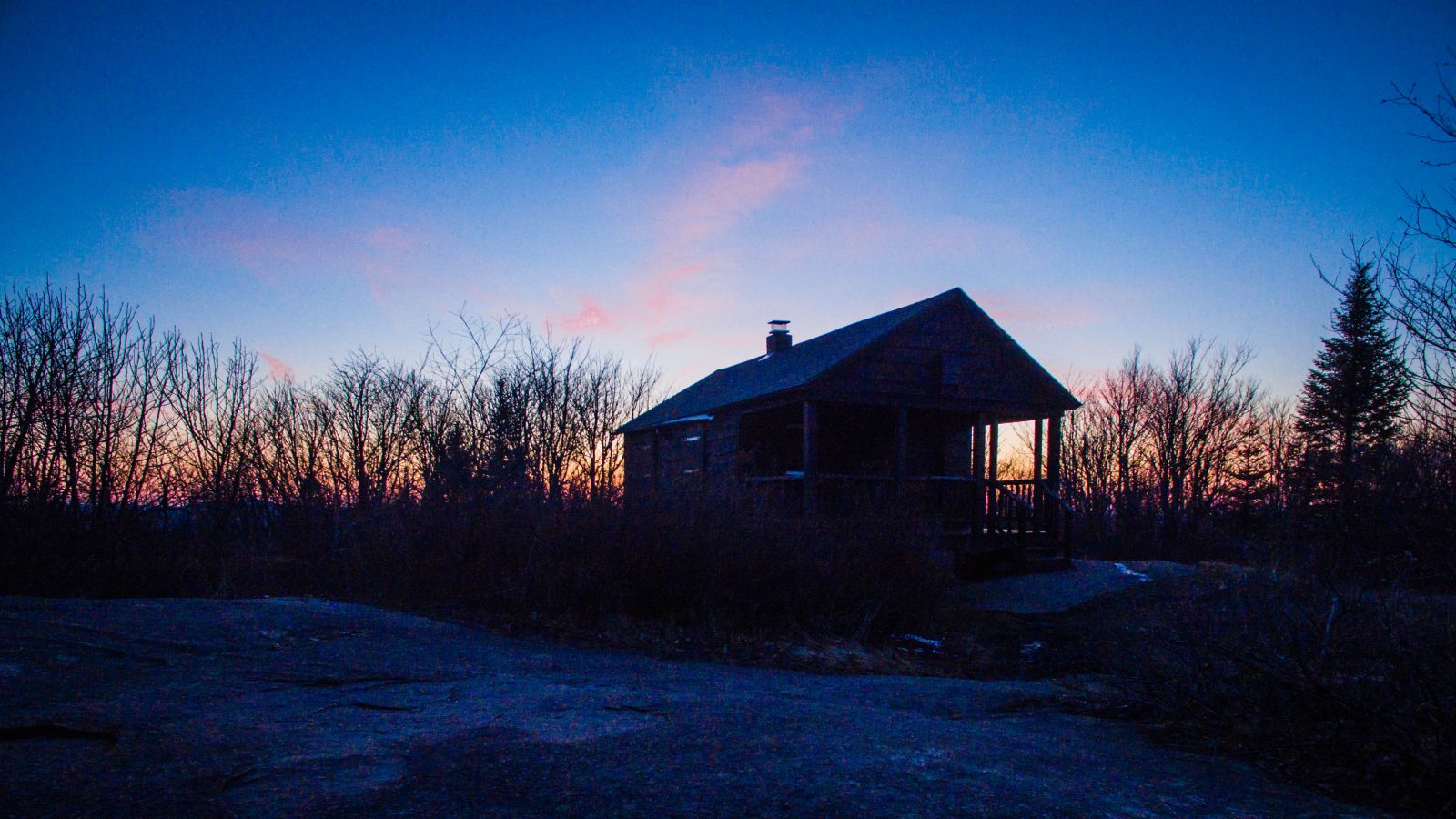 The ranger cabin on top of Mount Arab. Inside is a museum with history of the mountain.