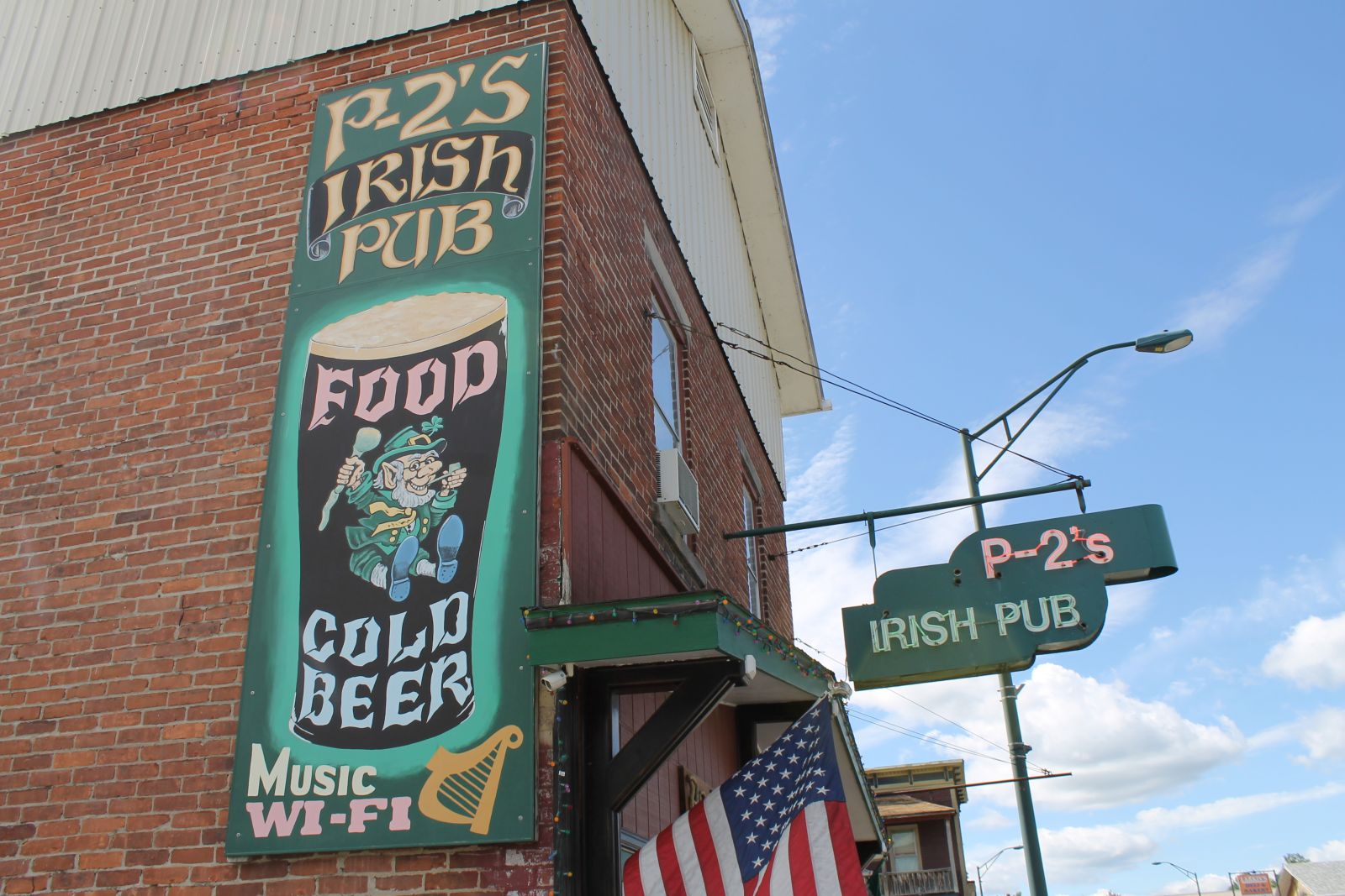 It has all the friendliness and comfort of an Irish pub!