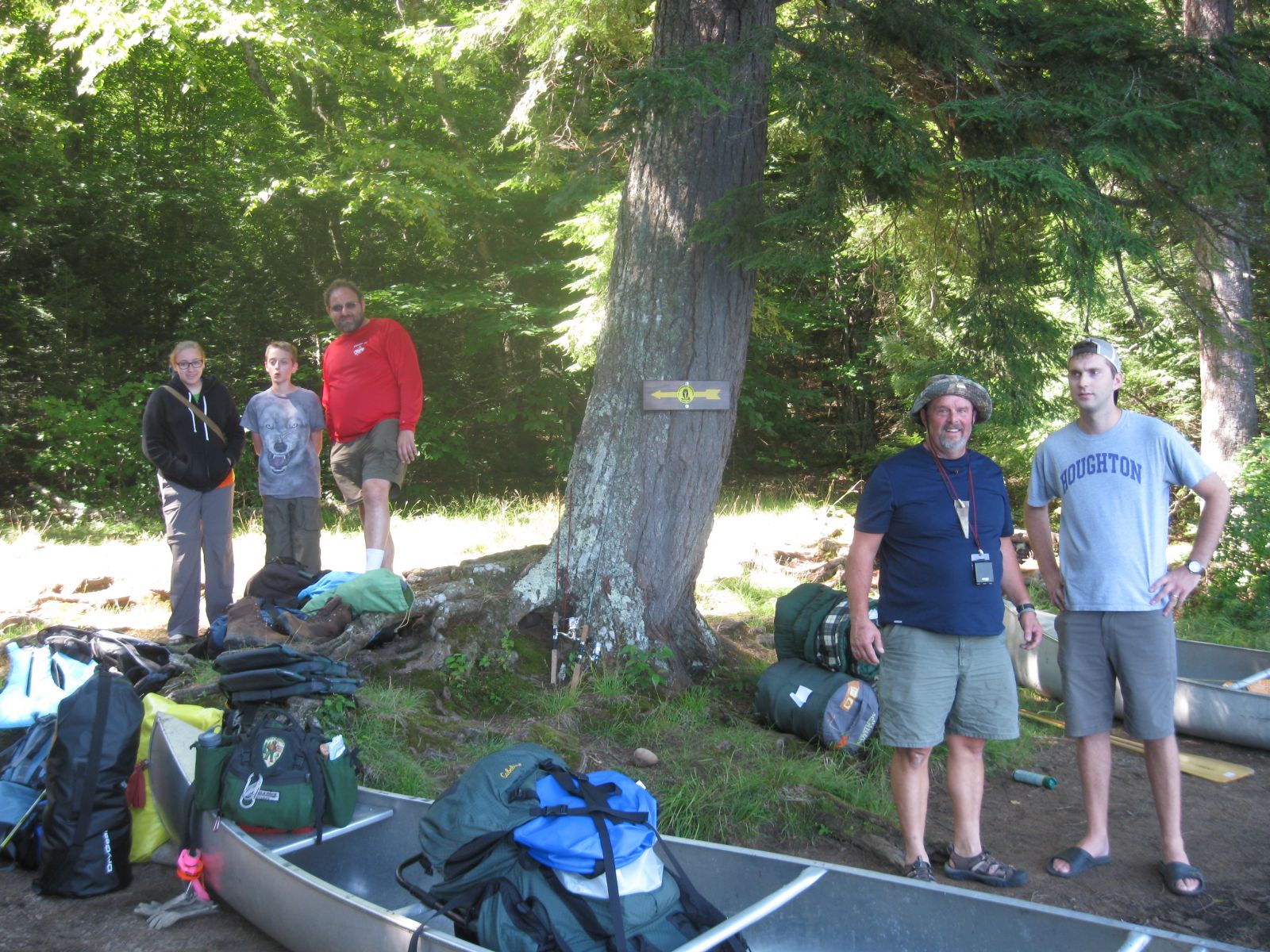The two groups we met! There were several others with the group on the right, that group was on the wilderness adventure.