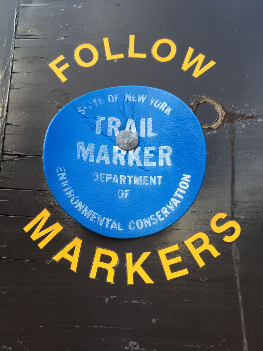 The trail marker for Low's Ridge.