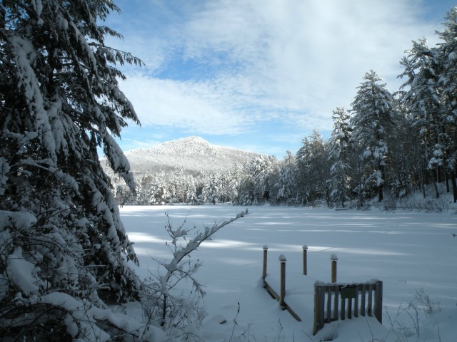 a delightful option in any season: Moody Pond & Mount Baker