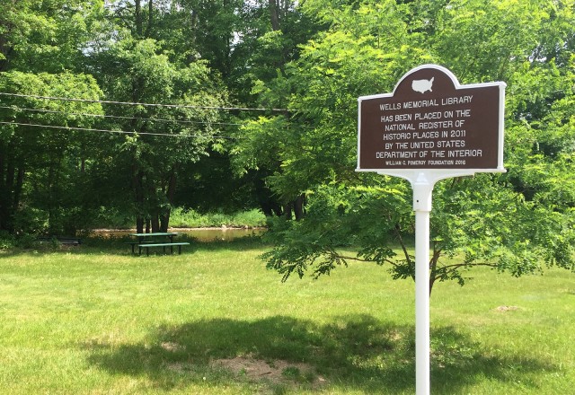 Wells Library picnic spot