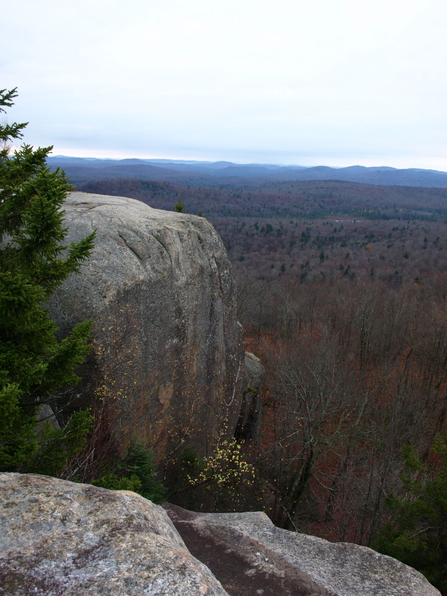 The rocky top of Cat Mountain