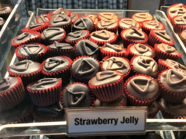 These are the kind I always get for Valentine's Day, but of course they are good any time.