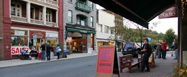 Every month, the Art Walk makes our downtown into an gallery and theater all in one! Every month, the Art Walk makes our downtown into an gallery and theater all in one!