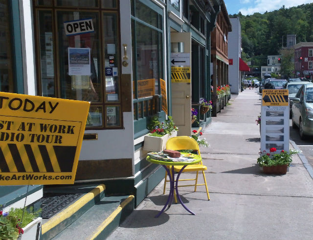 Look for the bright yellow Art Tour signs Look for the bright yellow Art Tour signs