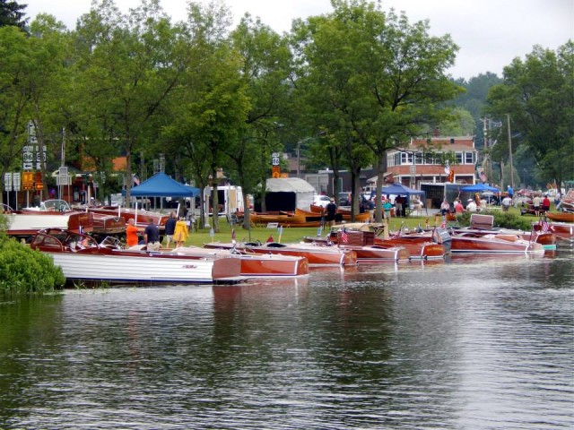 Beautiful classic wooden boats lined up for Runabout Rendezvous Beautiful classic wooden boats lined up for Runabout Rendezvous