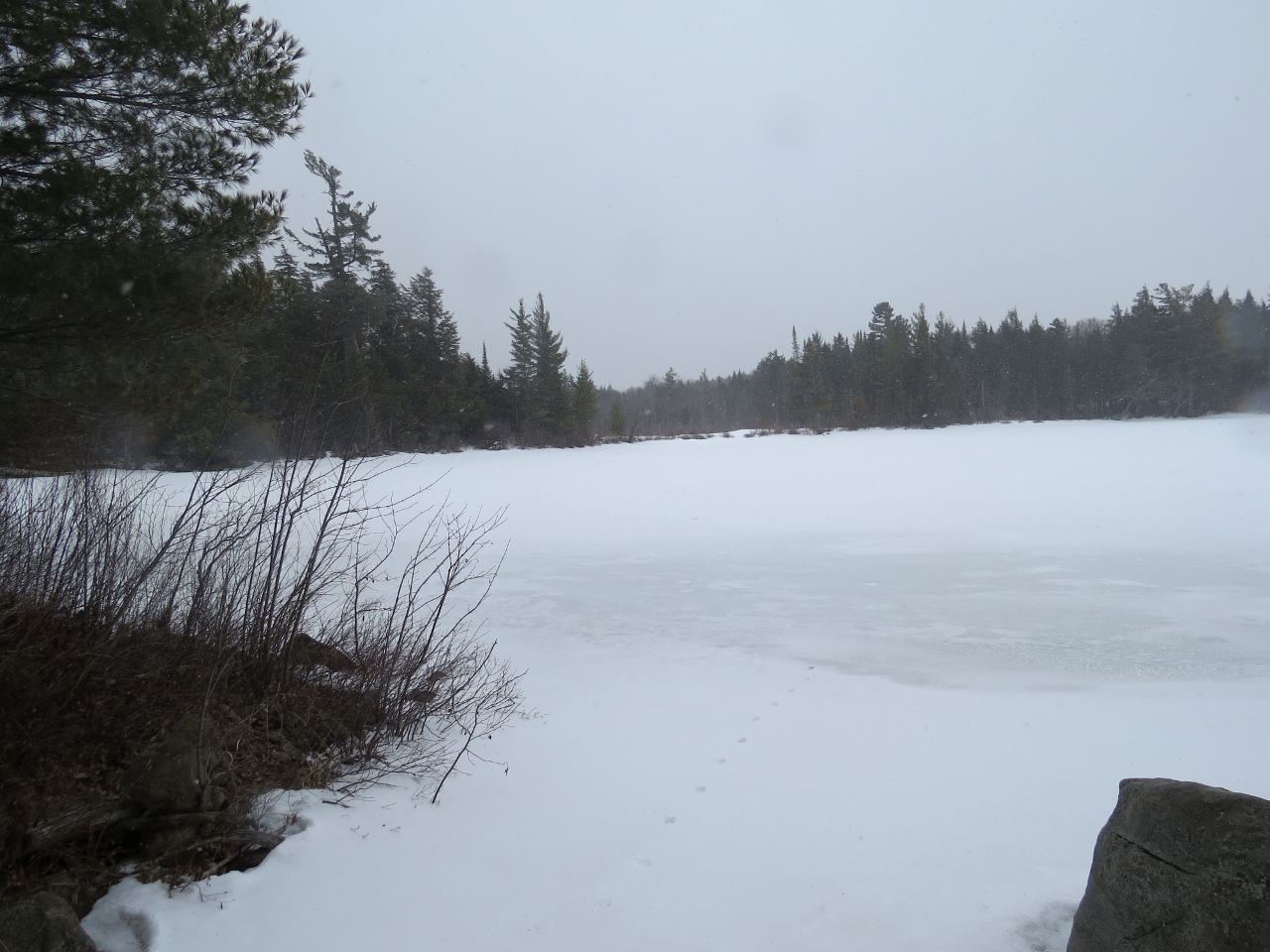 Small bay of Round Lake