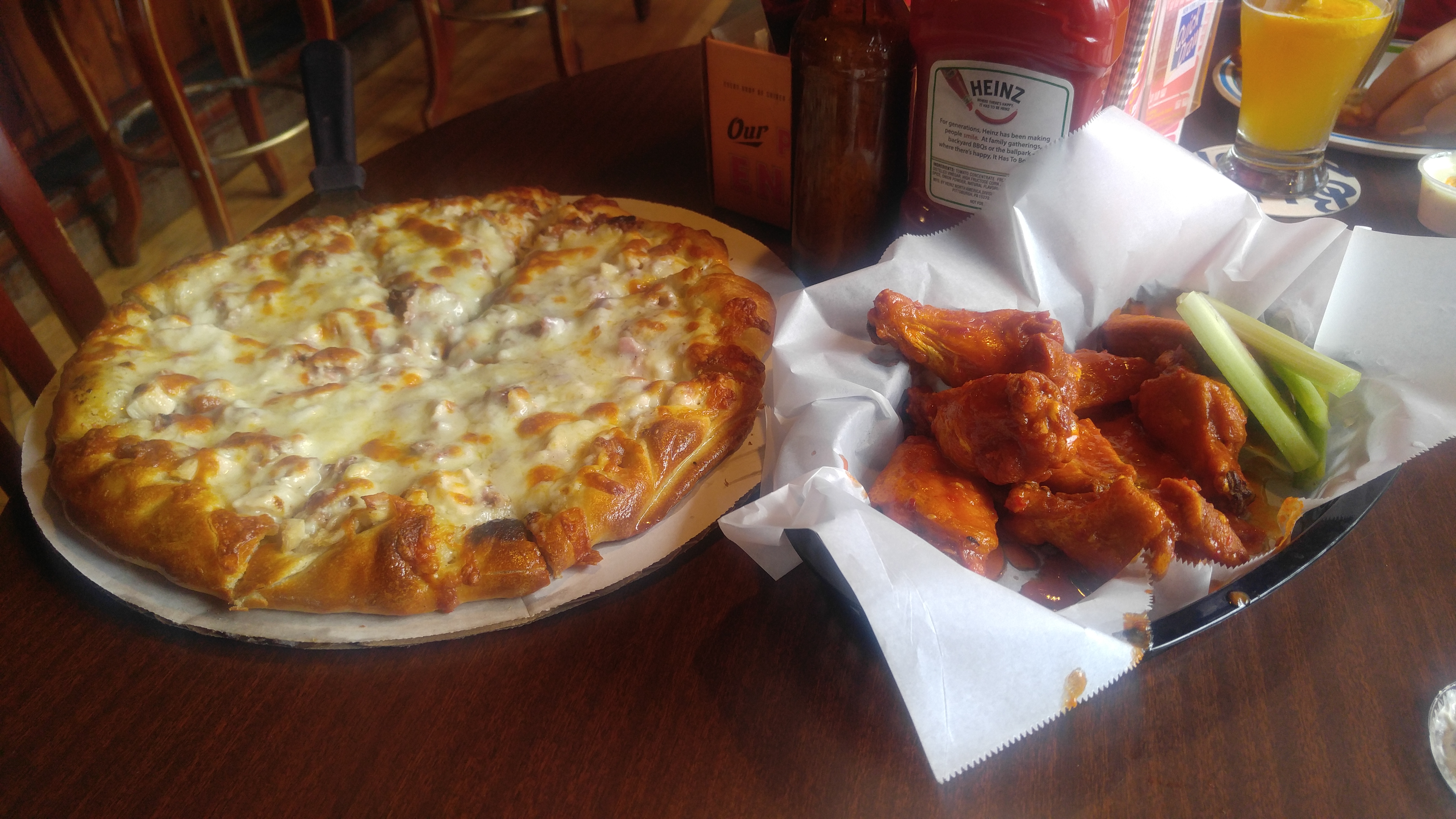 Screamen Eagle Pizza and Wings