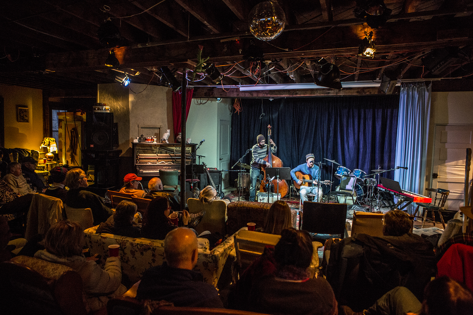 A close-knit indoor music event.