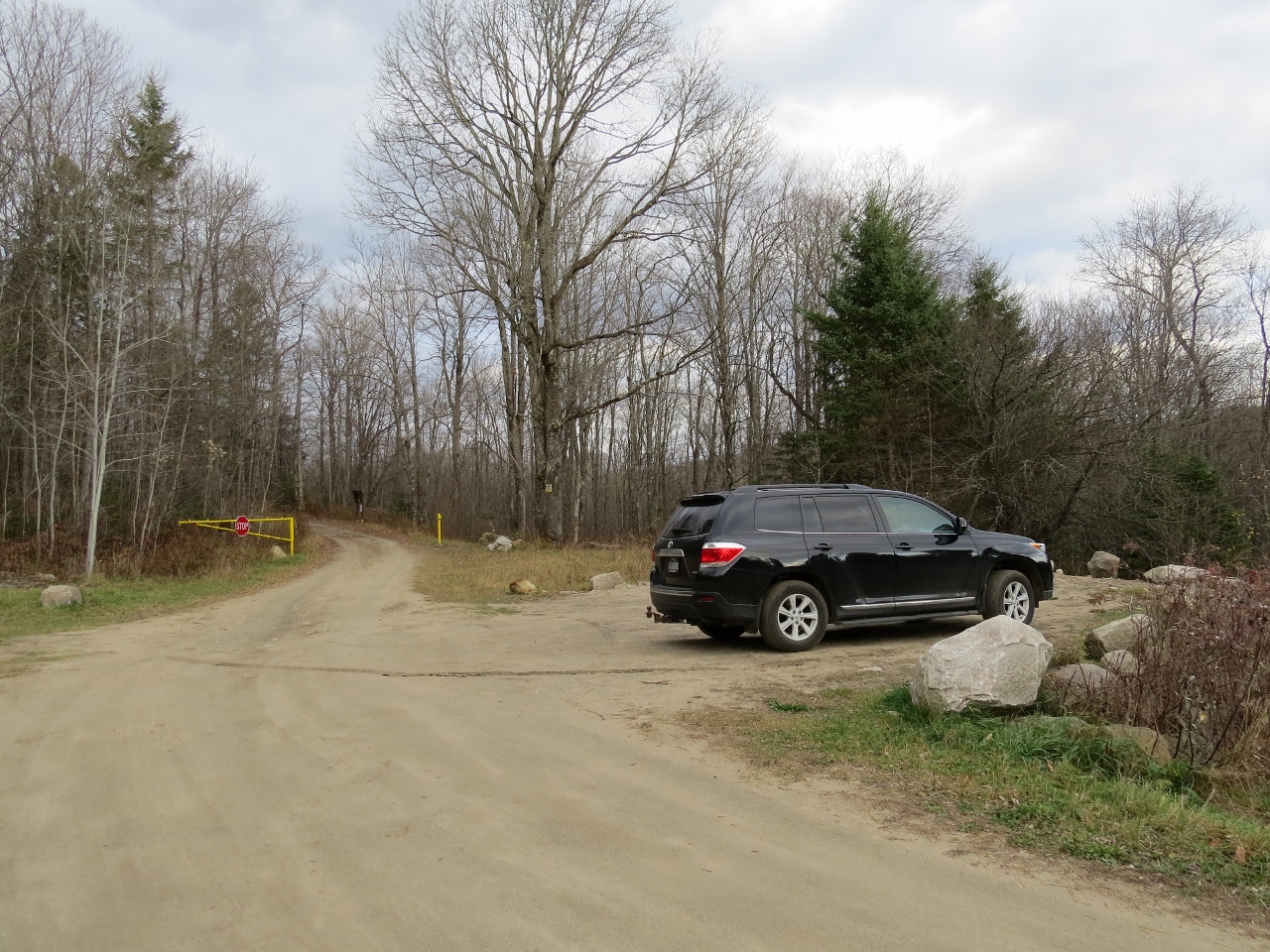 Chain Lakes Road South Main Parking Area