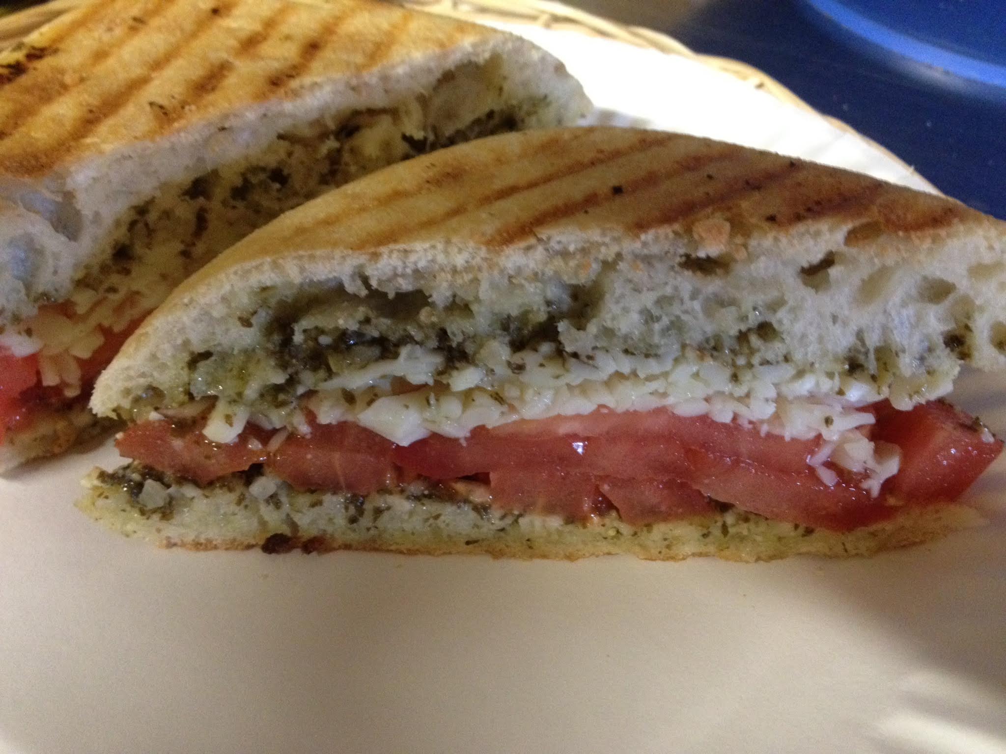 The Lila - Basil Pesto, Mozzarella & Tomato