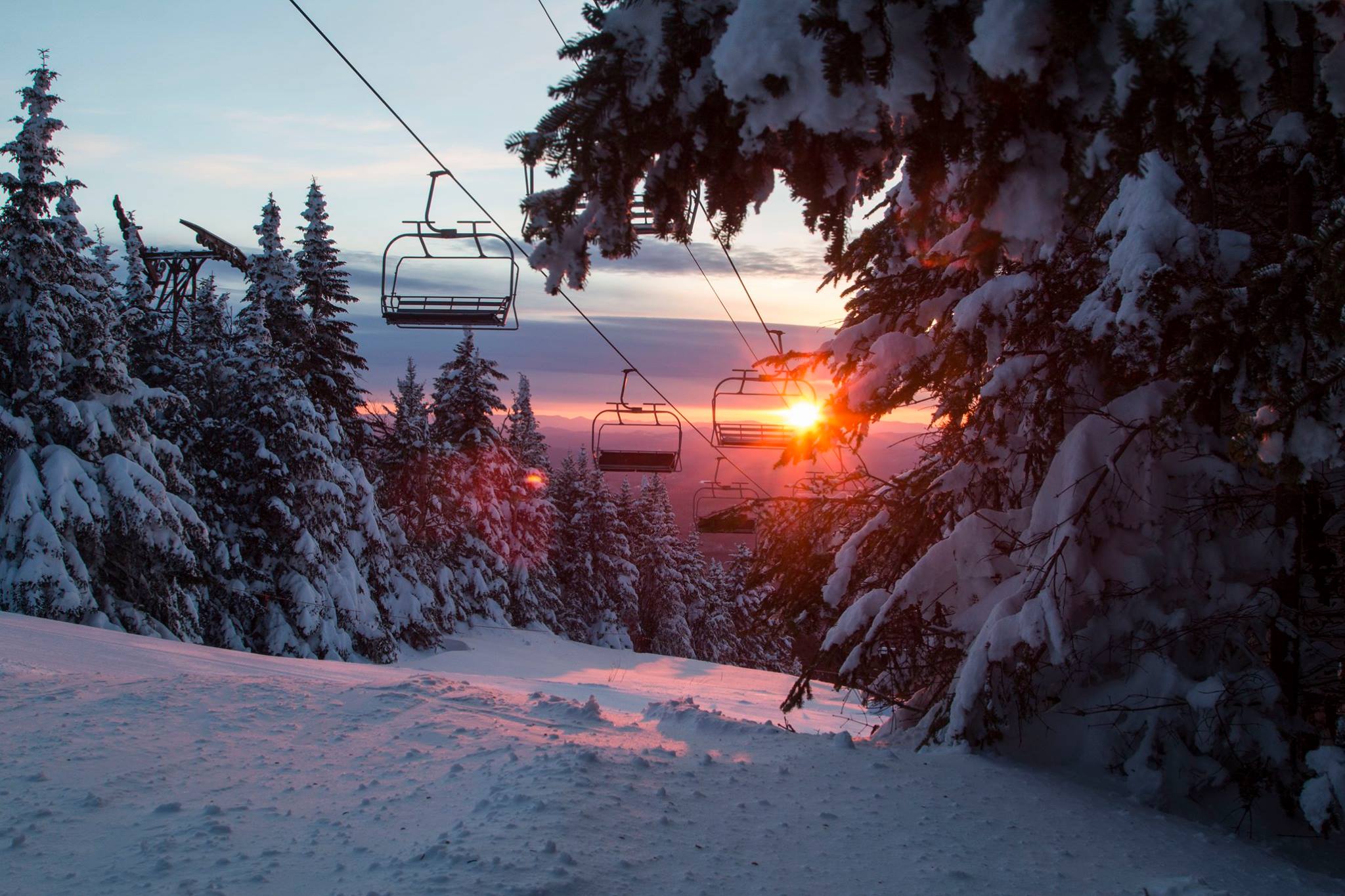 The day doesn't have to end when the sun does. Night skiing!